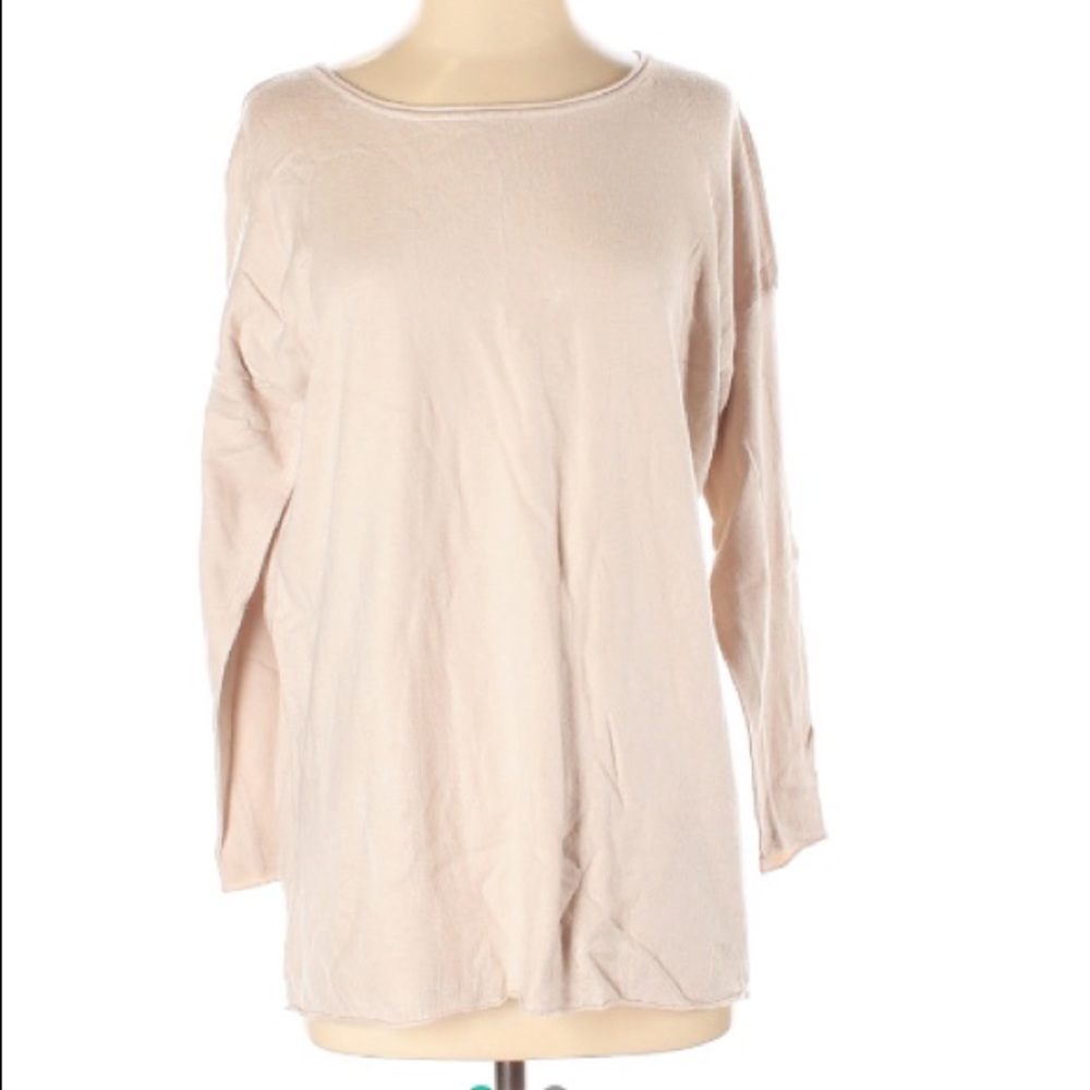 Miss Morena sweater with buttons down the back